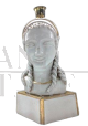 Lampada da tavolo in ceramica con busto di donna