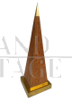 Obelisco vintage in midollino e metallo dorato firmato Tarzia, anni '60                            