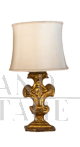 Vaso portapalme adattato a lampada per comodino