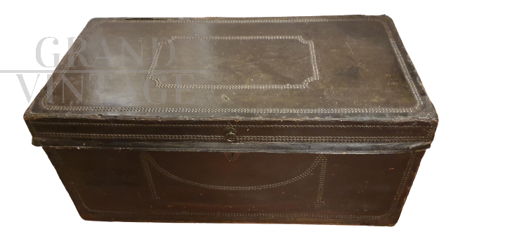 Antique Colonial trunk from British Colonial China, 1840