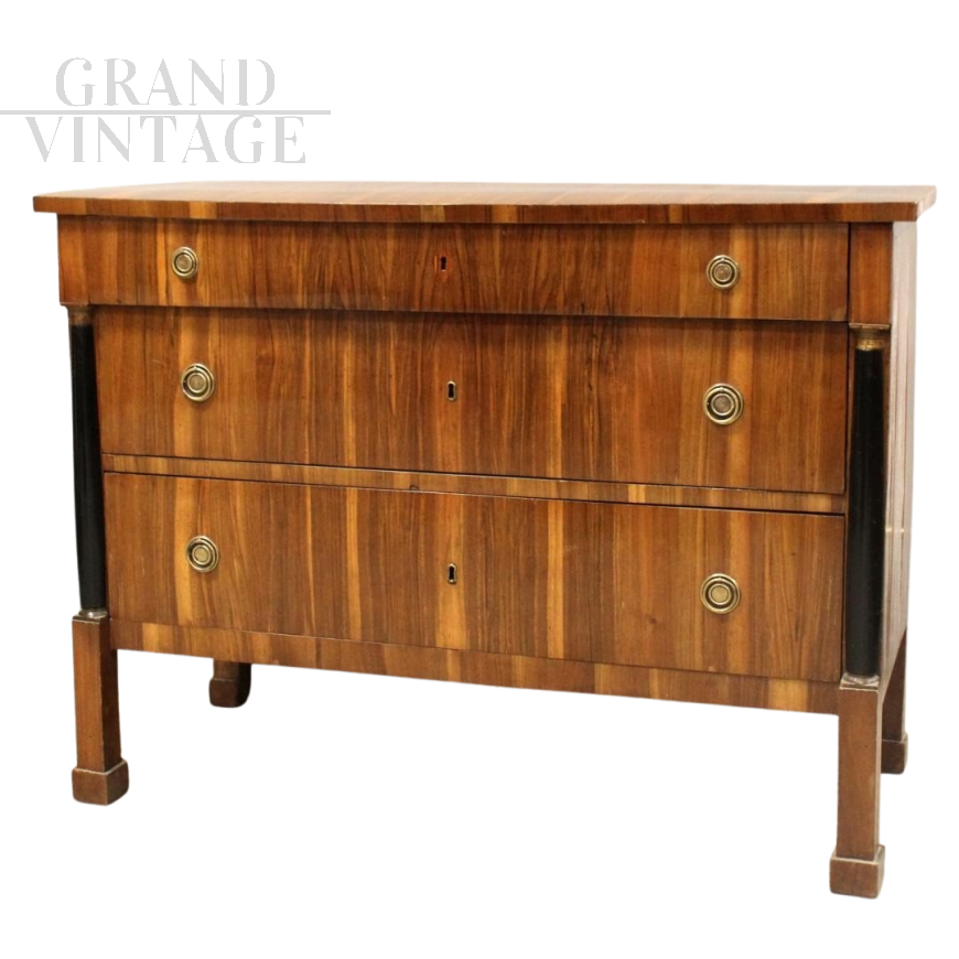 Antique Empire dresser in walnut with columns, 19th century Italy