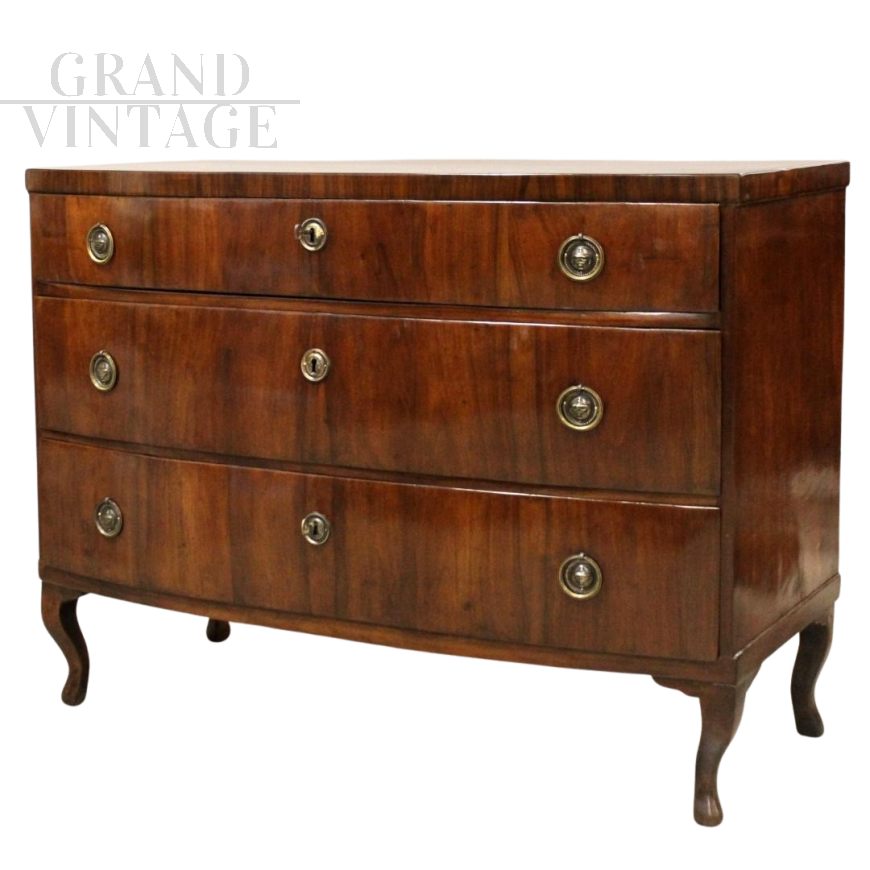 Louis XV chest of drawers in walnut, 18th century Italy