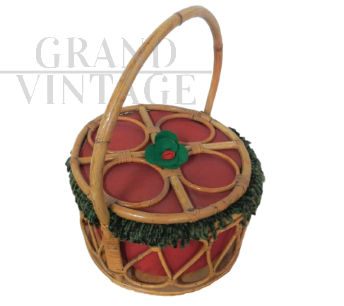 Vintage 70s wicker basket with lid