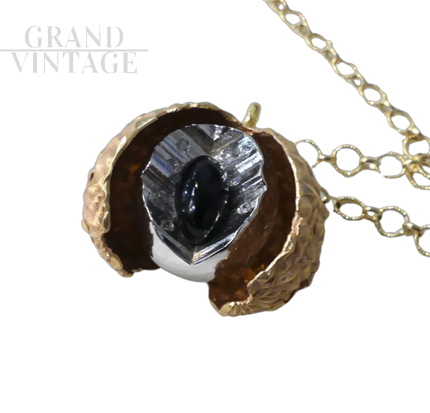 Royal Asscher necklace with white and rose gold litchi, onyx and diamonds, Lexmond collection