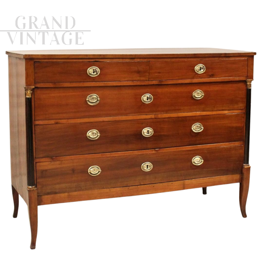 Antique Directoire dresser in walnut with 5 drawers, Italy 18th century