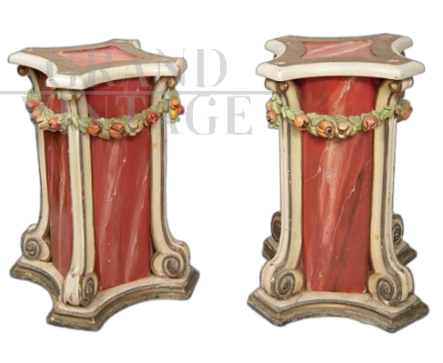Pair of Venetian columns in lacquered and gilded wood from the 20th century