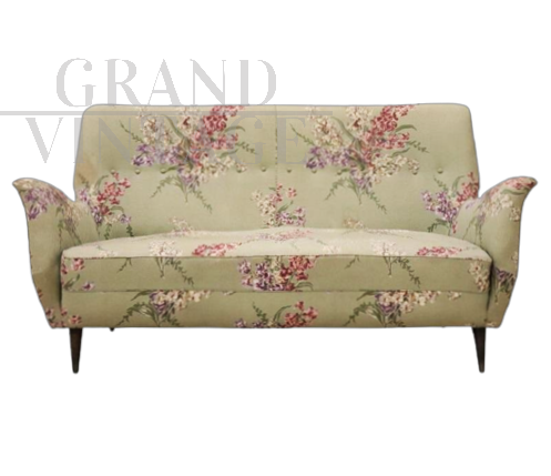 Vintage Italian design sofa from the 50s with flower fabric                    
                            