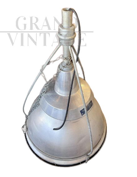 Large industrial shed pendant light