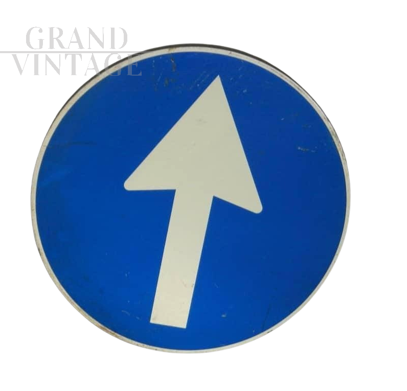 Vintage mandatory direction road sign, Italy 1995          