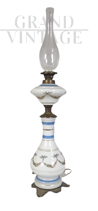 Vintage electrified oil table lamp in bronze and glass