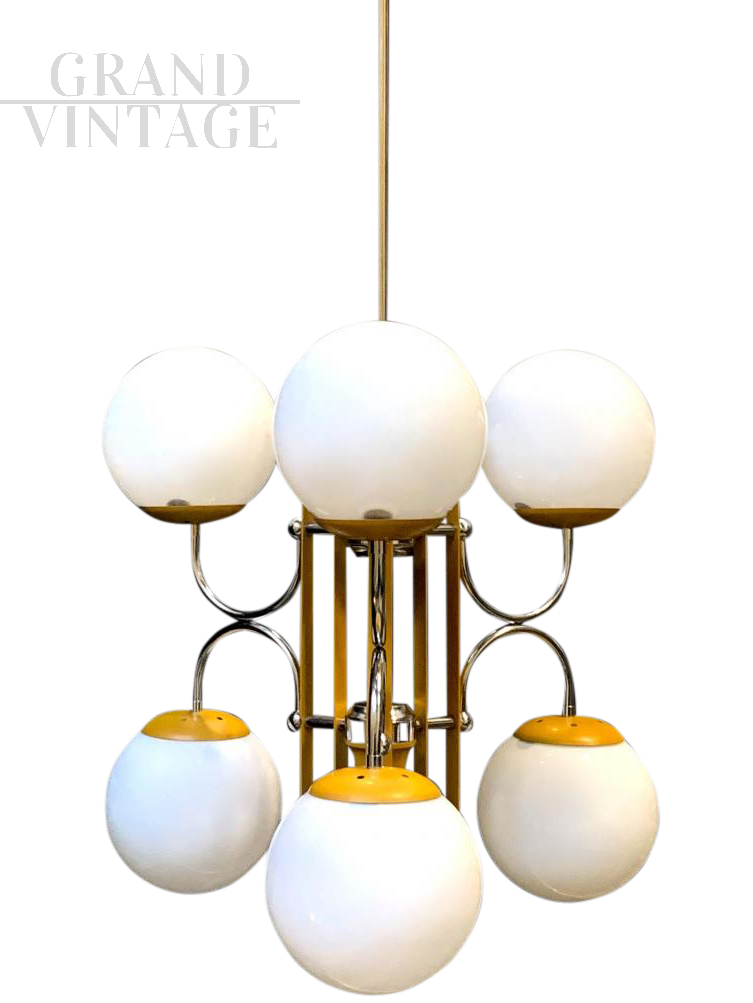 Modern antique chandelier attributed to Stilnovo with yellow structure