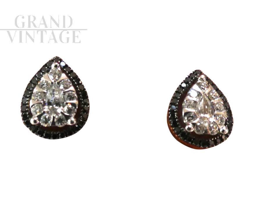 Gioielli Salvini earrings in gold with diamonds and black diamonds