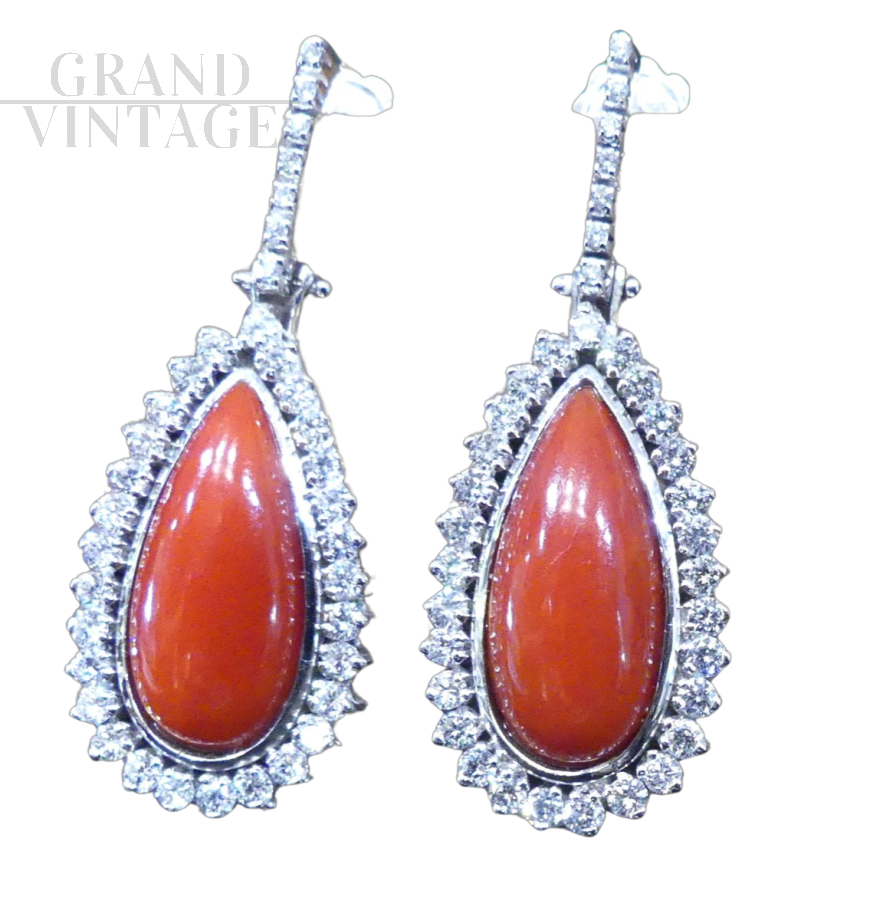 Drop earrings in white gold with diamonds and AKA red corals
