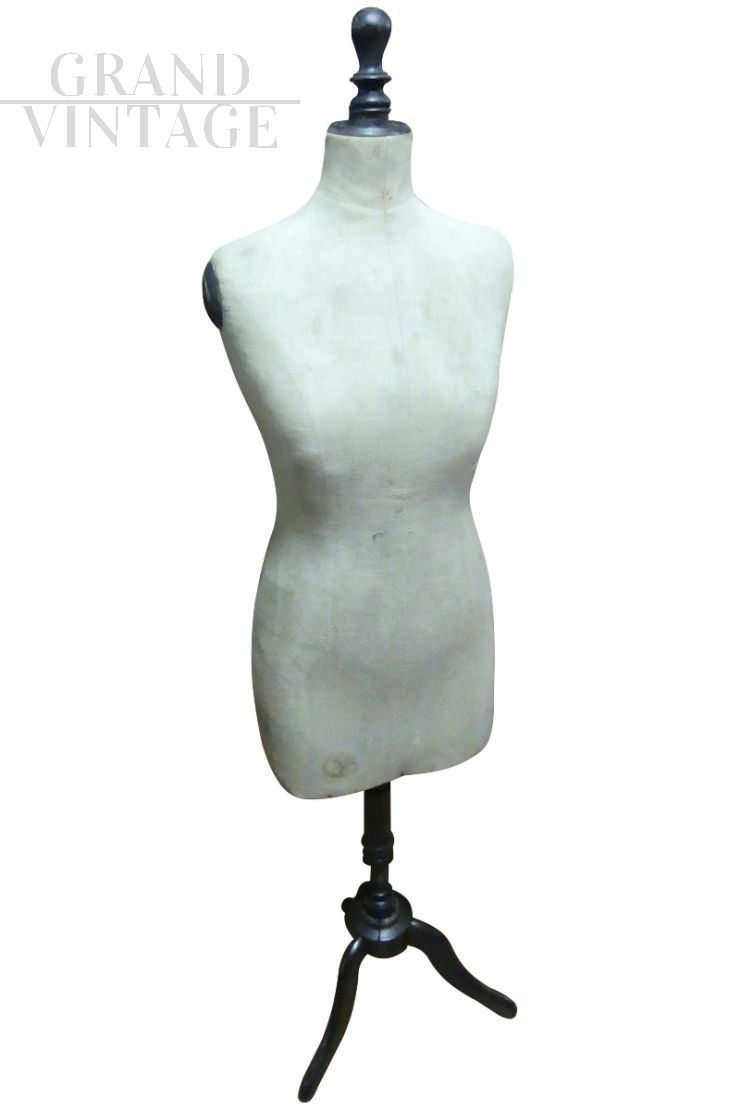 Men's mannequin from the 1920s
