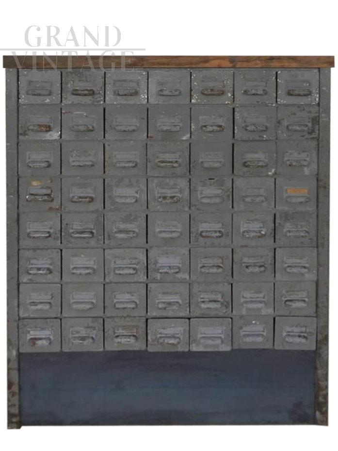 Large industrial metal workshop drawer unit from the 1950s         