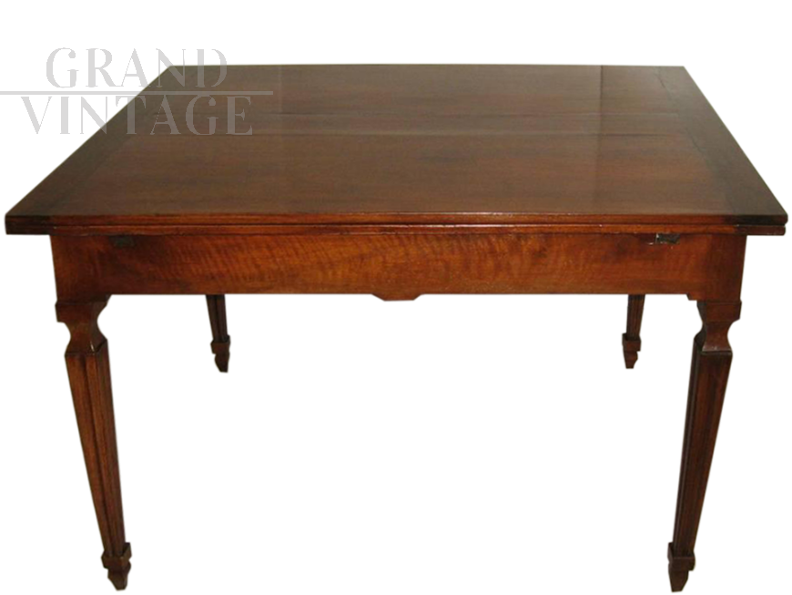 Antique Louis XVI table in solid walnut