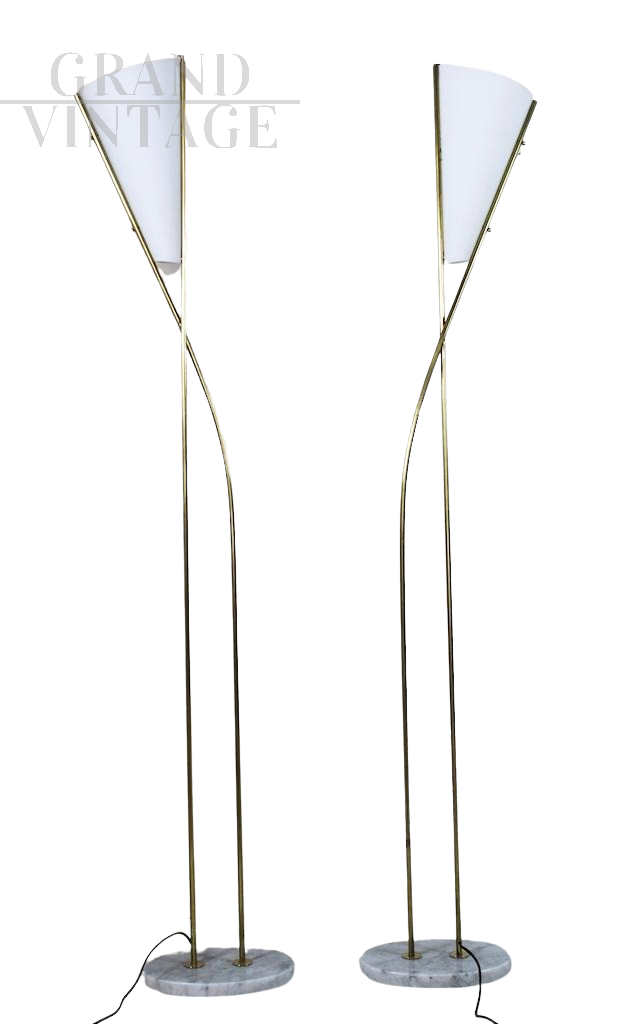 Vintage floor lamp with two intertwined stems in brass and glass 