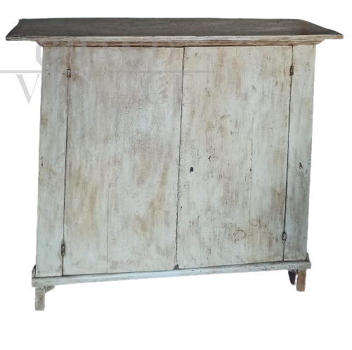 Antique Provençal style small sideboard from the 18th century