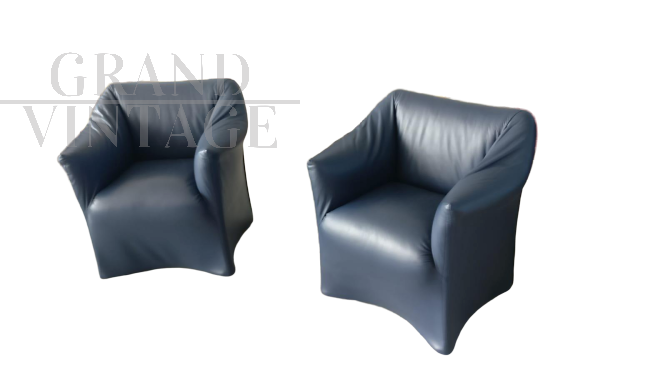 Pair of Cassina Mario Bellini armchairs Model 684