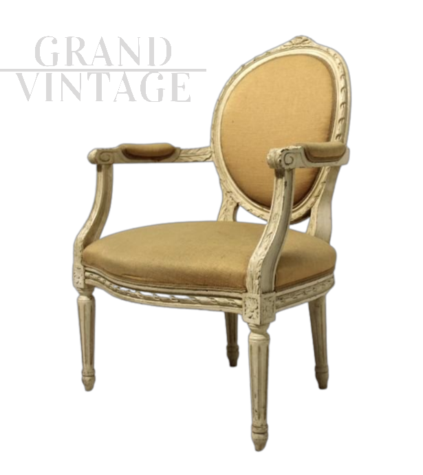 Shabby chic antique style armchair in white wood and beige padding