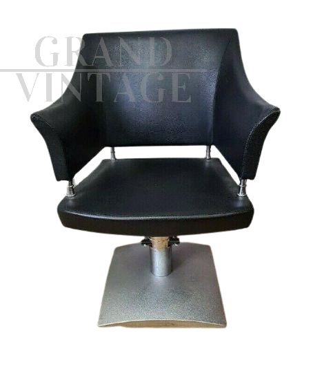 Vintage barber chair from the Pietranera Italian brand