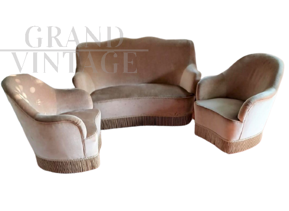 1950s lounge with sofa and armchairs in beige velvet