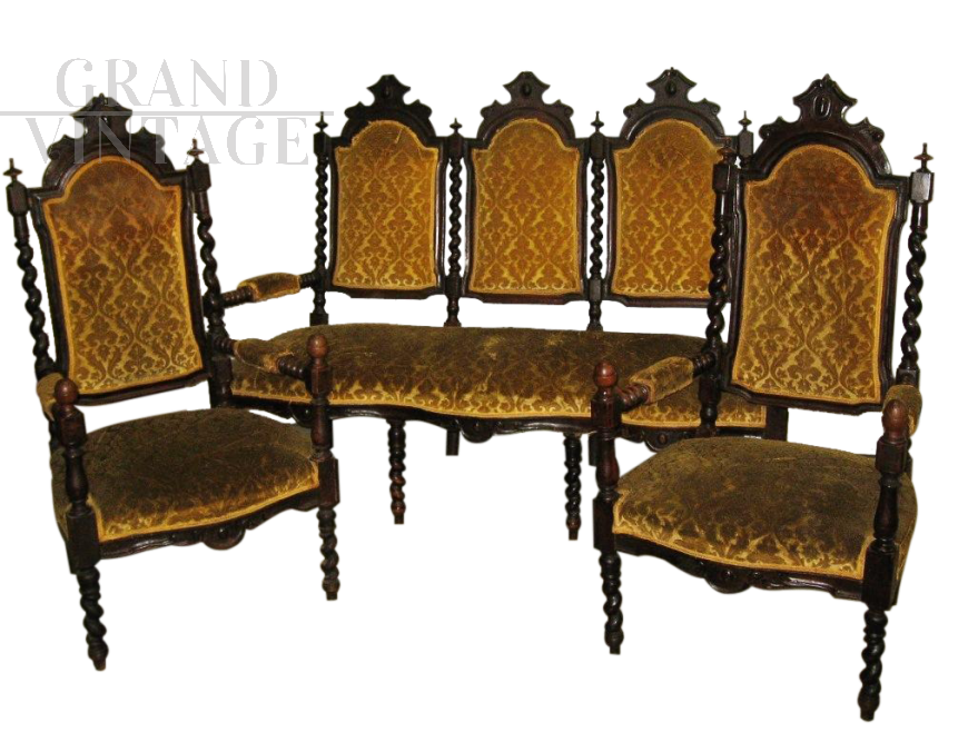 Antique living room: antique sofa and two armchairs from the Belle Epoque era