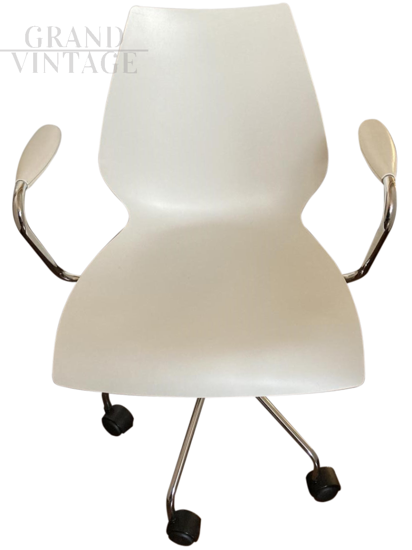 Maui office chair by Vico Magistretti for Kartell