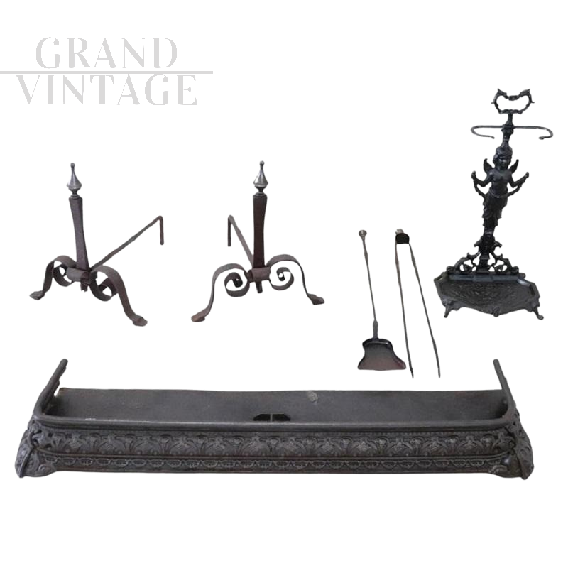 Set of antique fireplace tools in wrought iron and cast iron, early 19th century