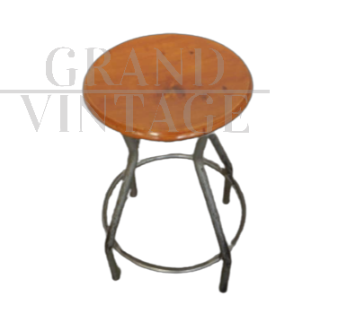 Fixed industrial vintage stool with footrest                      
                            