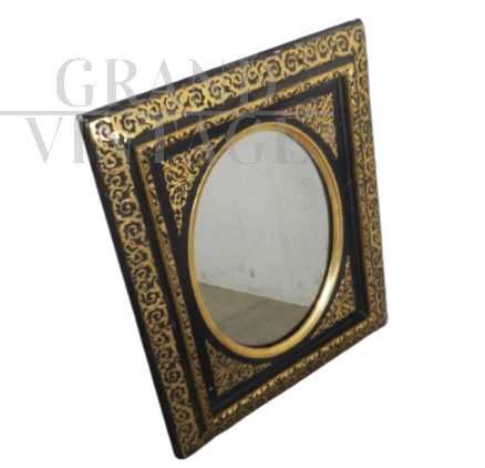 Vintage oval mirror with antique style gilt frame                            
                            