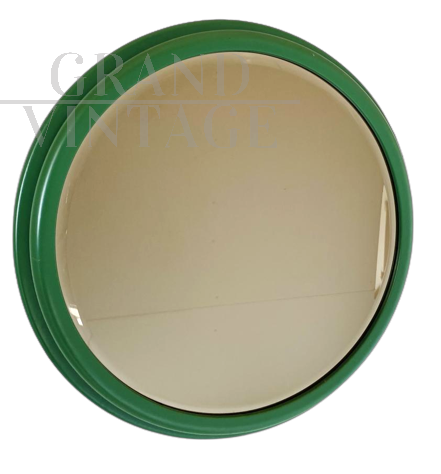 Round vintage mirror in green lacquered solid wood