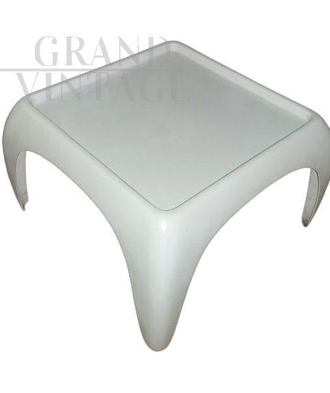 Space age design coffee table in white fiberglass, 70s