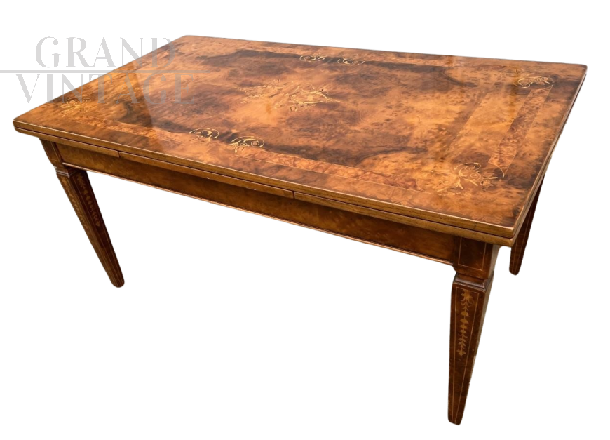 Antique extendable table in inlaid walnut root, from a Palladian villa