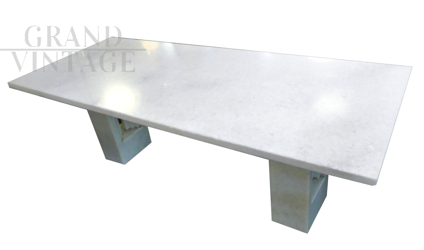 Delfi table by Carlo Scarpa in crystalline marble                          
                            