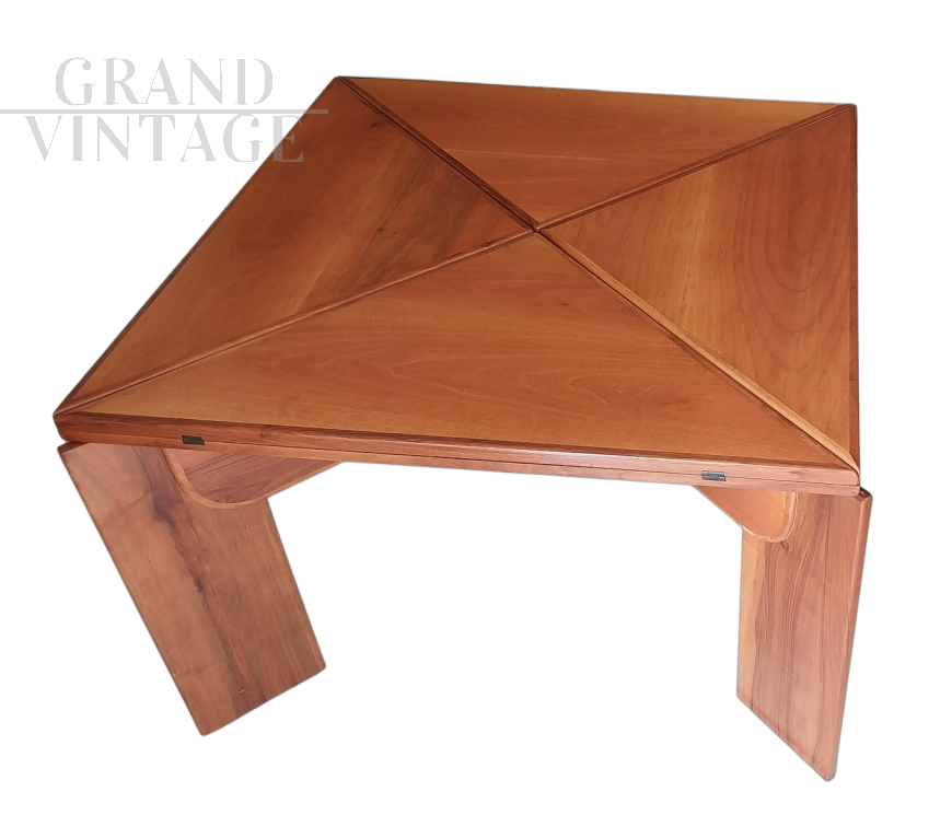 Extendable square table designed by Silvio Coppola for Bernini   