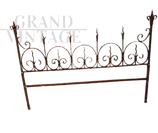 Antique bed headboard in hand-wrought iron, late 19th century             