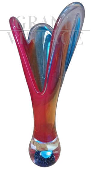 Deco vase in red and blue glass with full decorated base