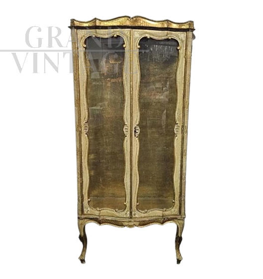 Antique-style Venetian display cabinet lacquered in gold