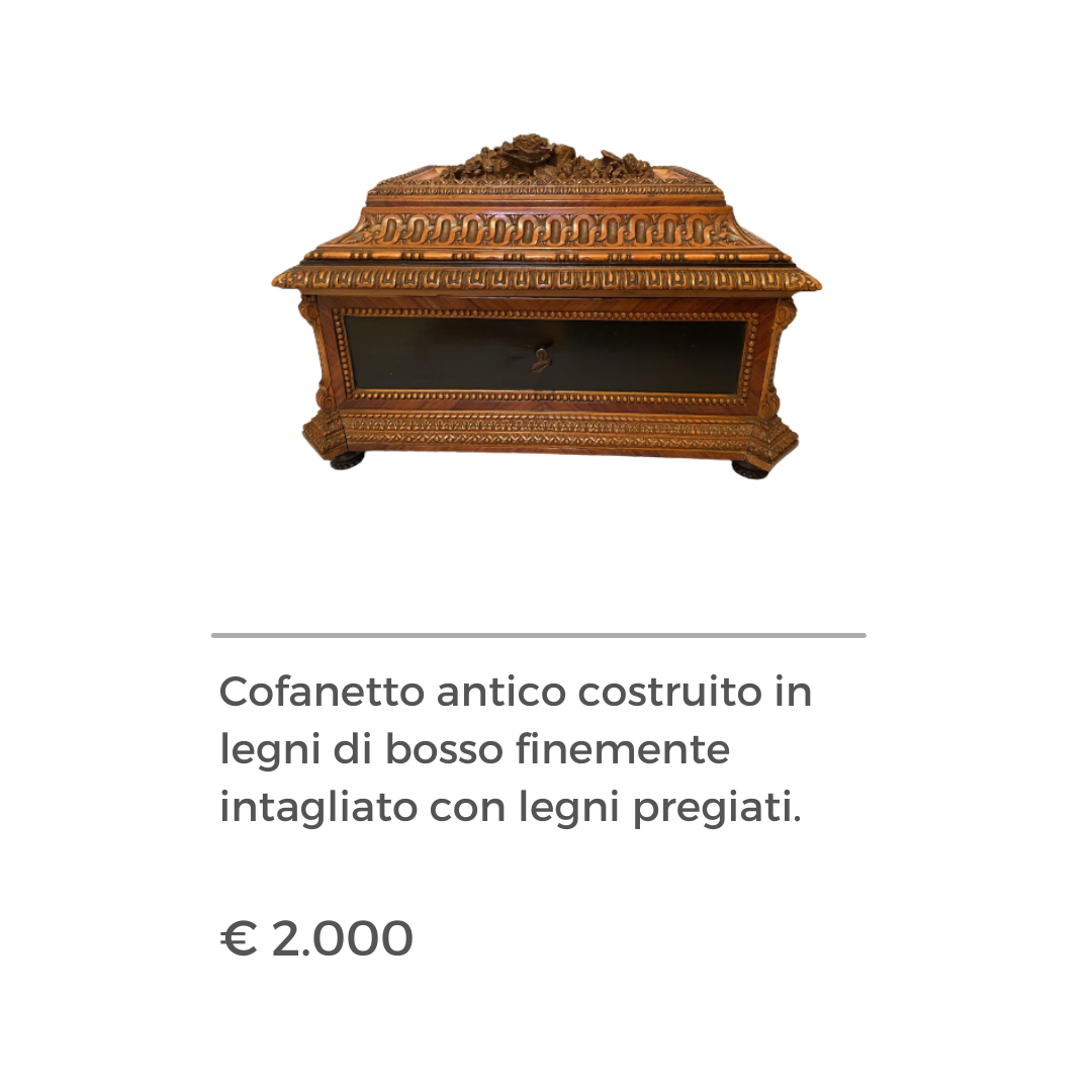 Cofanetto antico in legno